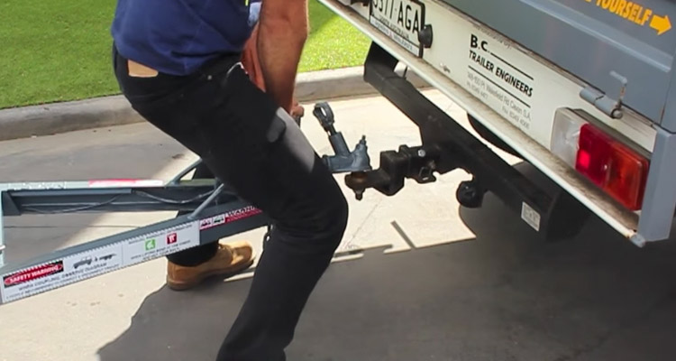 Lift trailer coupling onto your cars towball